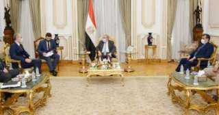 مرسي يبحث تعزيز التعاون بين الإنتاج الحربي والشركات البيلاروسية