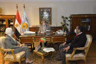 محافظ أسيوط يلتقى أعضاء مجلسى النواب والشيوخ ويستعرض مشروعات مبادرة تطوير الريف المصرى