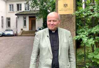 رئيس مجلس إدارة التحالف المسيحي بالنرويج يشيد بمؤتمر “حوار الأديان والثقافات”