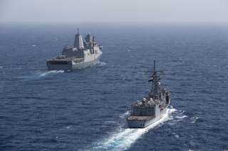 القوات البحرية المصرية والأمريكية تنفذان تدريبًا بحريًا عابرًا بنطاق الأسطول الجنوبى بقاعدة البحر الأحمر