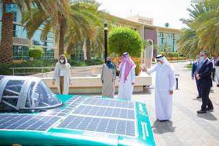 جامعة الفيصل تكشف عن أول سيارة من إنتاجها تعمل بالطاقة الشمسية