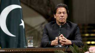 رئيس وزراء باكستان: ملابس النساء سبب زيادة جرائم الاغتصاب 