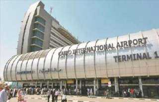 سقوط جواهرجي في مطار القاهرة حاول تهريب مشغولات ذهبية مرصعة بالأحجار الكريمة