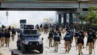 باكستان تستدعي قوات ”الرينجرز” بعد احتجاجات دامية للمتشددين الإسلاميين 