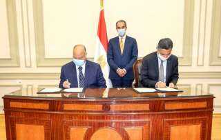 وزير الاتصالات يشهد توقيع البروتوكول بين محافظة القاهرة و بريد مصر لصرف التعويضات