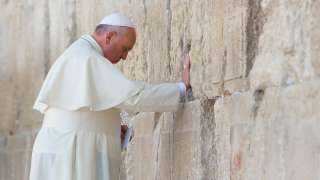البابا فرنسيس يصلي لكي يجد الإسرائيليون والفلسطينيون درب الحوار والمغفرة