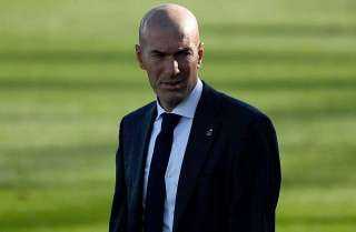 زيدان يصل مقر ريال مدريد لتقديم استقالته