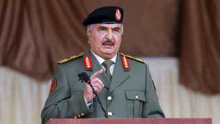 حفتر: الجيش لن يتردد في فرض السلام بالقوة