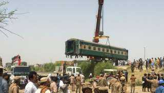 ارتفاع ضحايا حادث تصادم قطارين في باكستان إلى 56 قتيلا