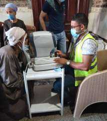 الكشف وتقديم العلاج وتوفير نظارات طبية في قافلة نظمتها مديرية الصحة بالتعاون مع مؤسسات المجتمع المدني