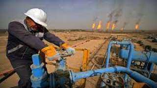 النفط ينخفض بفعل مخاوف اقتصادية طغت على شح الإمدادات