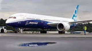 ”بوينغ” تخفض مؤقتا إنتاج الطائرات من طراز ”787” بعد اكتشاف عيوب تصنيع 