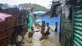 الفيضانات تشرد الآلاف بمخيمات الروهينغيا في بنغلاديش