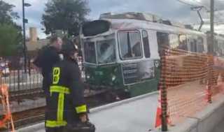 بالفيديو.. إصابة العشرات نتيجة تصادم قطارين في مدينة بوسطن الأمريكية