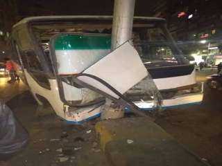 إصابة 5 أشخاص في اصطدام ميكروباص بعمود إنارة بكفر الشيخ