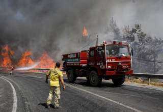 الحرائق تلتهم قطاع السياحة في تركيا