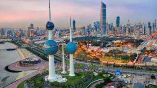 الكويت تعيد العمل في الجهات الحكومية وتحدد الفئات المعفاة من شرط التطعيم للسفر