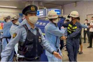 إصابة 9 أشخاص في عملية طعن داخل قطار باليابان