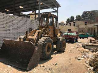 محافظ القاهرة يشدد على ضرورة التعامل بحسم مع السيارات التي تقوم بإلقاء مخلفات البناء والهدم خارج المقالب المخصصة