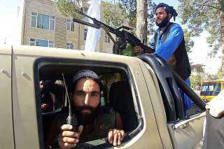 ”طالبان” تقتحم مزار شريف وباتت على بعد 10 كلم من كابل