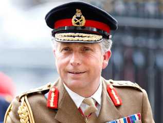 قائد الجيش البريطاني: حركة طالبان ربما تكون أكثر عقلانية هذه المرة