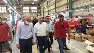 محافظ بورسعيد ونائب رئيس الهيئة الاقتصادية ووفد المستثمرين يتفقدون مصنع إيبك للأحذية بشرق بورسعيد