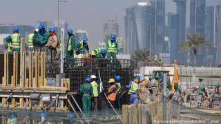 العفو الدولية تطالب قطر بالتحقيق بملابسات وفاة عمال مهاجرين