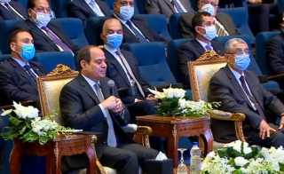 الرئيس السيسي: اطمئنوا صندوق تحيا مصر تحت رعايتي .. الجنيه ما بيطلعش كده