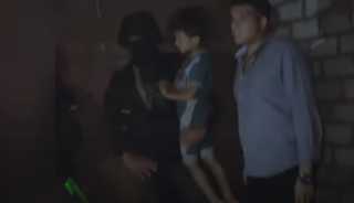 شاهد.. أول فيديو للحظات تحرير طفل أسيوط المختطف ومقتل مجرم وضبط آخرين