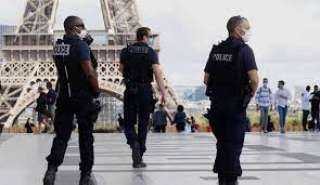 فرنسا.. إصابة 6 أشخاص إثر اصطدام سيارة بمطعم 
