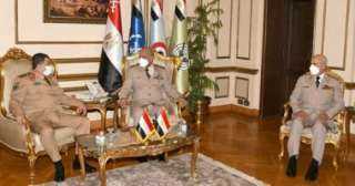 وزير الدفاع يلتقى نظيره اليمنى خلال زيارته الرسمية لمصر 