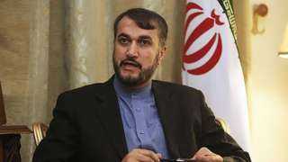 وزير الخارجية الإيراني: أمريكا تبعث إلينا برسائل متناقضة