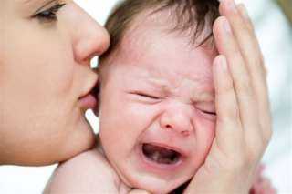 نرصد بعض النصائح للتغلب على نوبات بكاء طفلك الرضيع