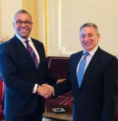 لقاء السفير المصري بلندن بوزير الدولة البريطاني للشرق الأوسط وشمال أفريقيا