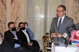 مؤتمر صحفي لوزير السياحة والآثار بالسفارة المصرية في باريس يحضره ممثلى كبرى وسائل الإعلام الفرنسية