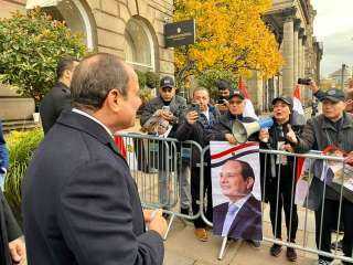 الرئيس السيسي يلقي التحية على الجالية المصرية في أسكتلندا