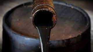 أسعار النفط تهبط وسط مخاوف من زيادة المعروض