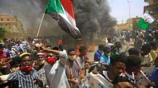 الشرطة السودانية تنفي استخدام السلاح الناري تجاه المتظاهرين