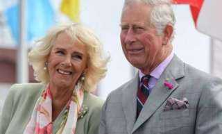 الأمير تشارلز وزوجته يعودان للمملكة المتحدة بعد زيارة لمصر استمرت يومين
