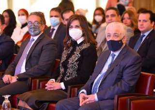 وزراء الهجرة والسياحة والتعليم يشهدون استعراض استراتيجية جديدة للتواصل والاتصال مع المصريين بالخارج