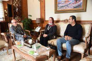 محافظ بورسعيد يستقبل النائبة أمل عصفور والنائب محمود حسين