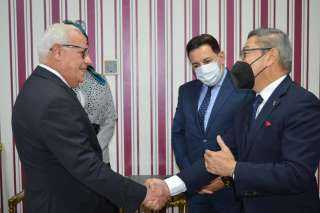 محافظ بورسعيد يستقبل إليخاندرو ميندوزا جانتس سفير دولة بنما بالقاهرة