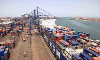 اقتصادية قناة السويس: شحن 3960 طن صودا كاوية وتداول 30 سفينة بموانئ بورسعيد