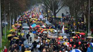 هولندا.. مظاهرات حاشدة احتجاجا على قيود كورونا