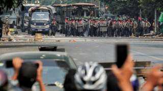 مقتل 5 محتجين في ميانمار بعد اقتحام سيارة لقوات الأمن احتجاجا في يانجون