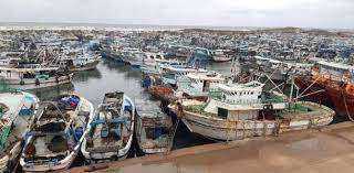 لسوء الأحوال الجوية .. توقف حركة الملاحة والصيد بميناء البرلس غدًا