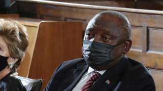 رئيس جنوب إفريقيا يعود لعمله بعد تعافيه من فيروس كورونا