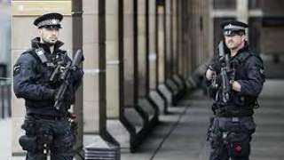 الشرطة البريطانية تعتقل مسلحا تسلل إلى منطقة قصر يتبع للعائلة الملكية