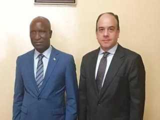 وزير الداخلية والأمن العام البوروندي يلتقي السفير المصري