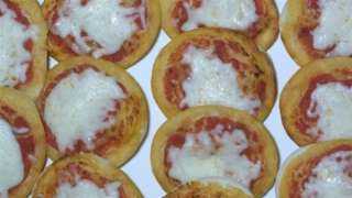 طريقة عمل ميني بيتزا بحشوة مميزة وجديدة